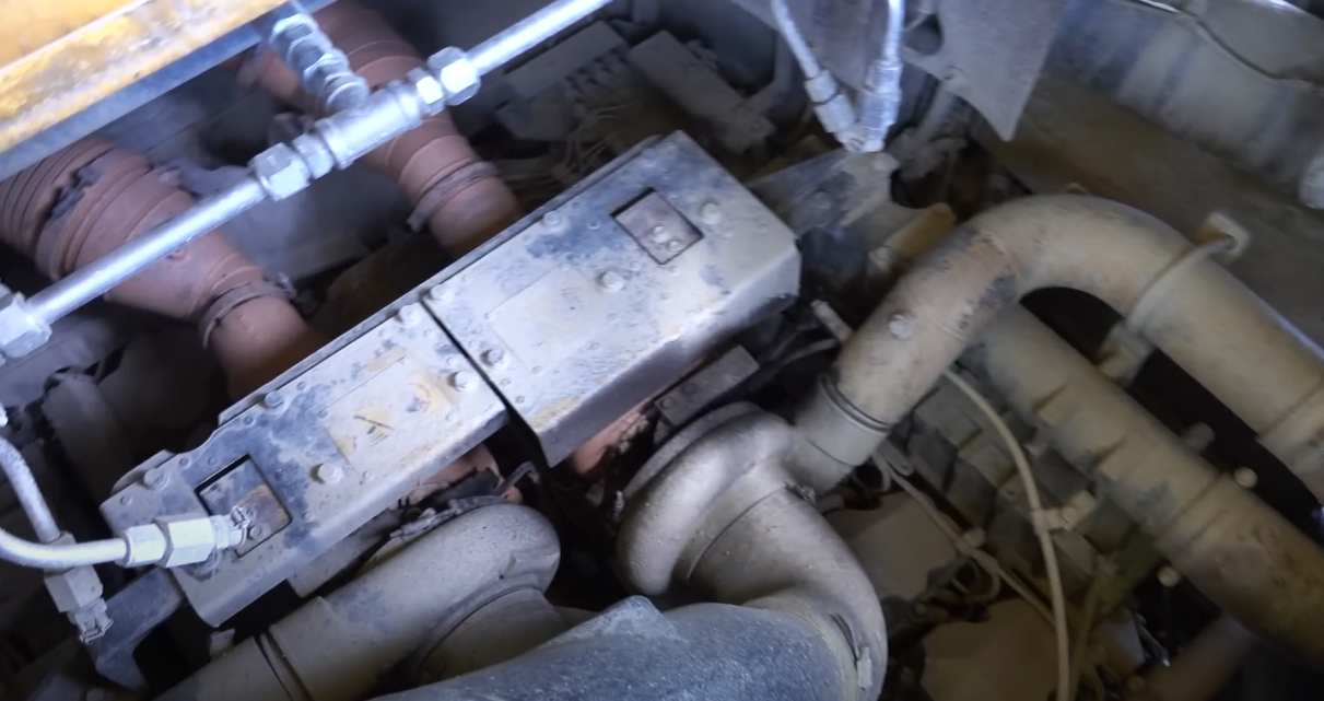 Карьерный самосвал Komatsu HD785-7